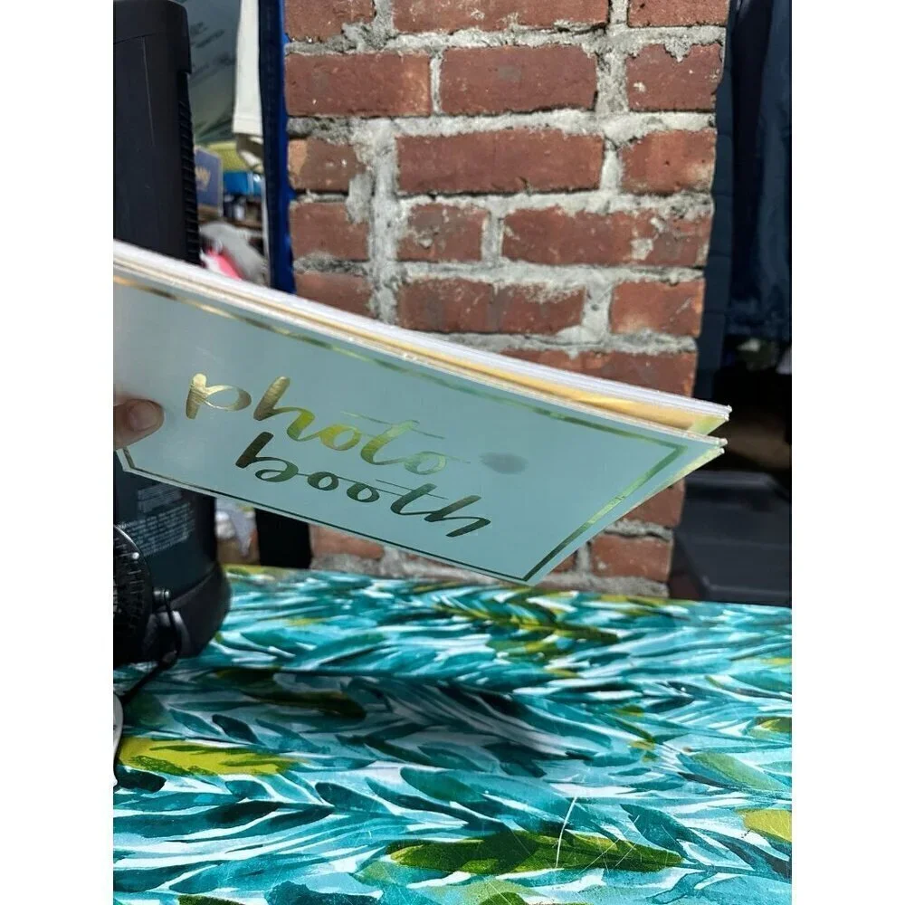 7 Gold Cardboard Party signs